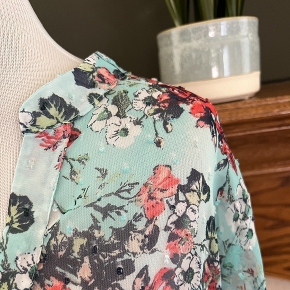 Kut from the Kloth Floral Print Textured Blouse Sz. L - Picture 5 of 14